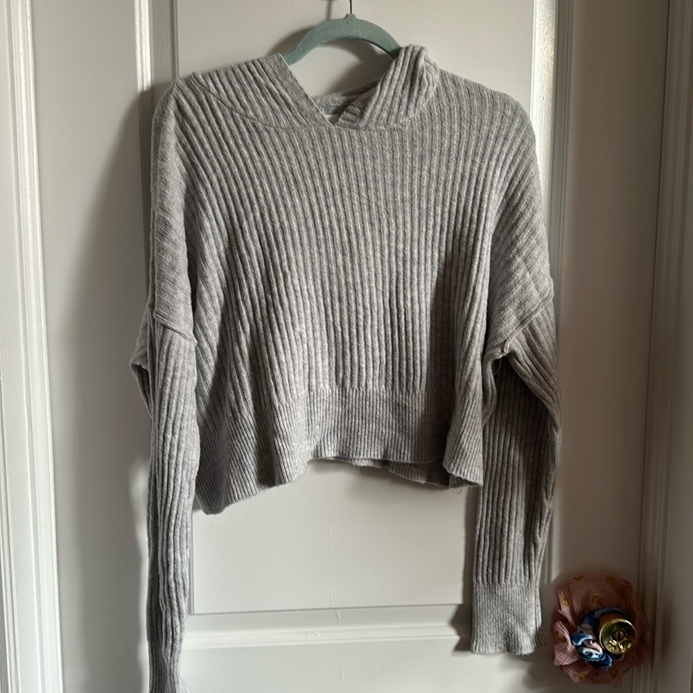 NWT M knit hoodie top